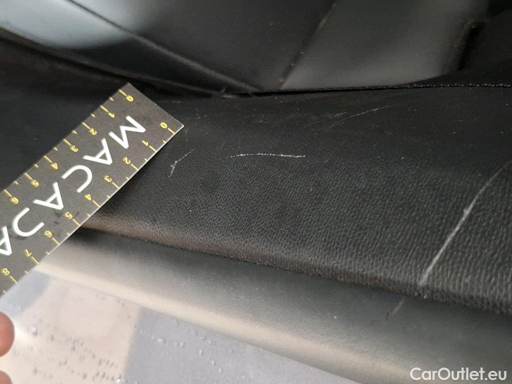  Peugeot  2008  Allure Business 1.5 HDi 130CV BVA8 E6d #60