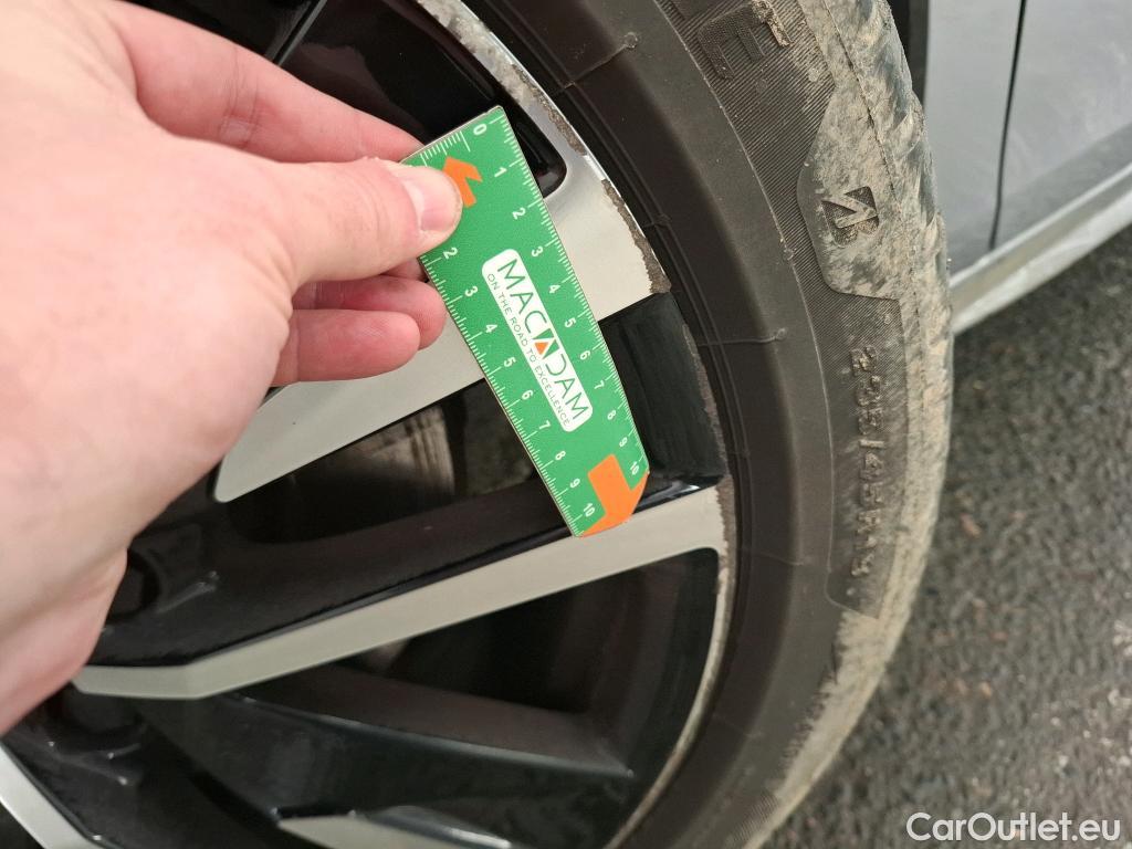  Peugeot  508 PEUGEOT  SW / 2018 / 5P / Break HYBRID 225 E-EAT8 GT LINE #37