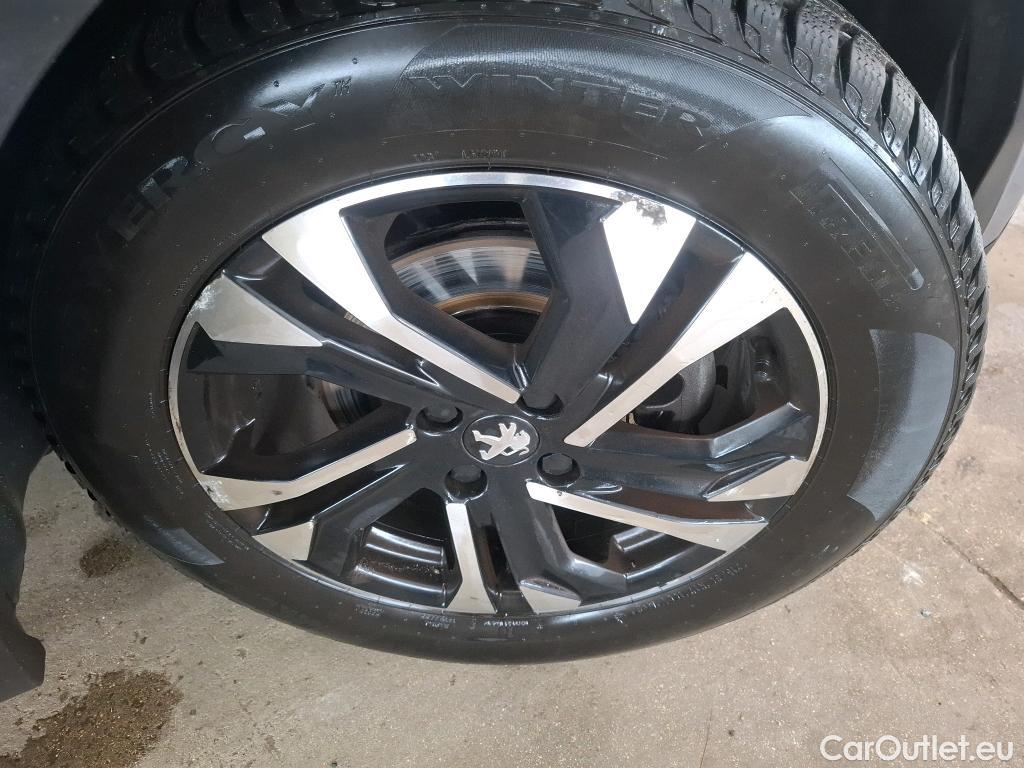  Peugeot  2008  Allure Business 1.5 HDi 130CV BVA8 E6d #47