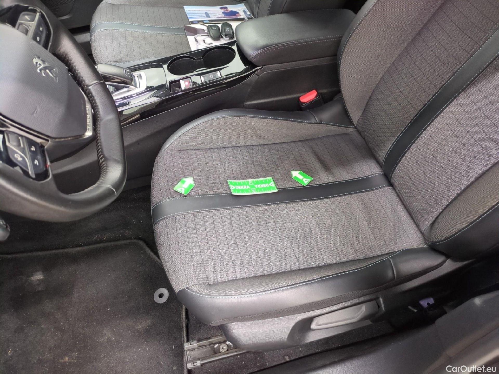  Peugeot  2008  Allure Business 1.2 PureTech 130CV BVA8 E6d #8