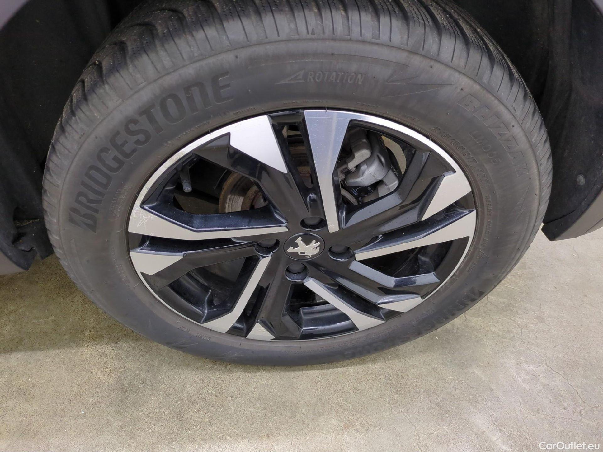  Peugeot  2008  Allure Business 1.2 PureTech 130CV BVA8 E6d #35