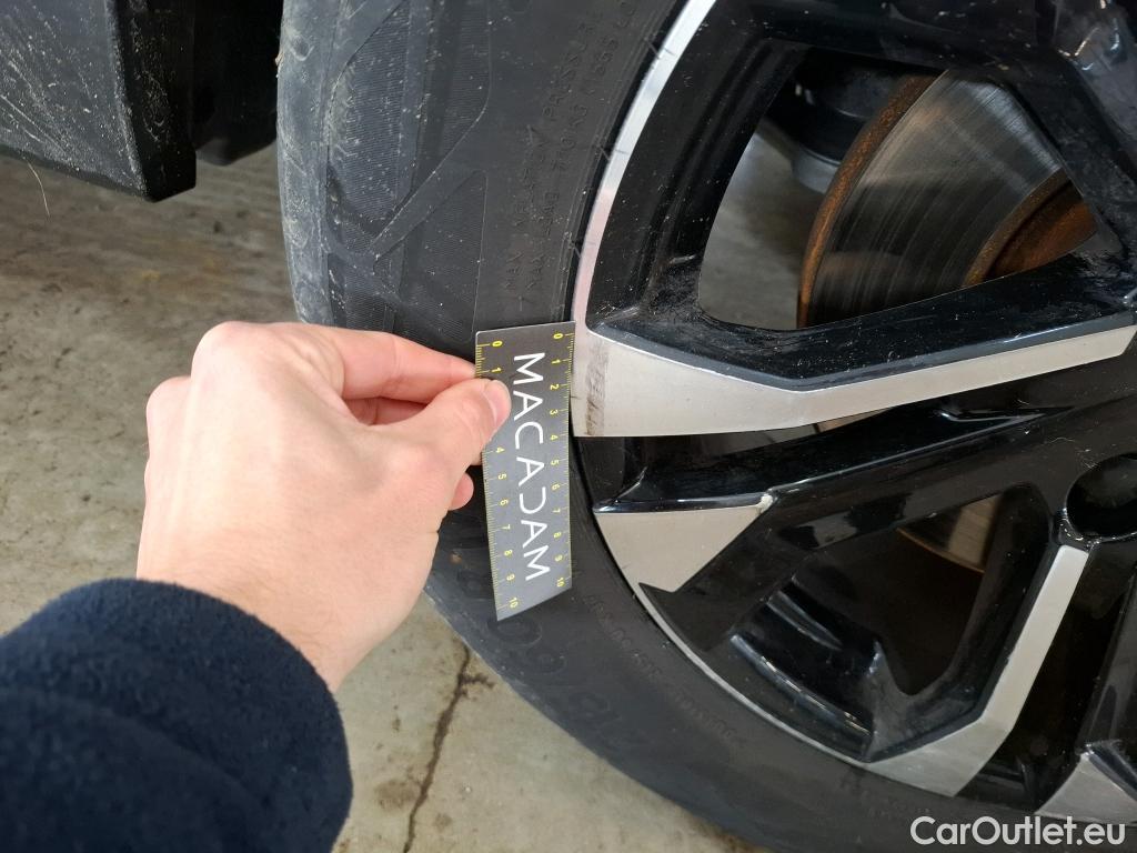  Peugeot  2008  Allure Pack 1.5 HDi 130CV BVA8 E6d #40