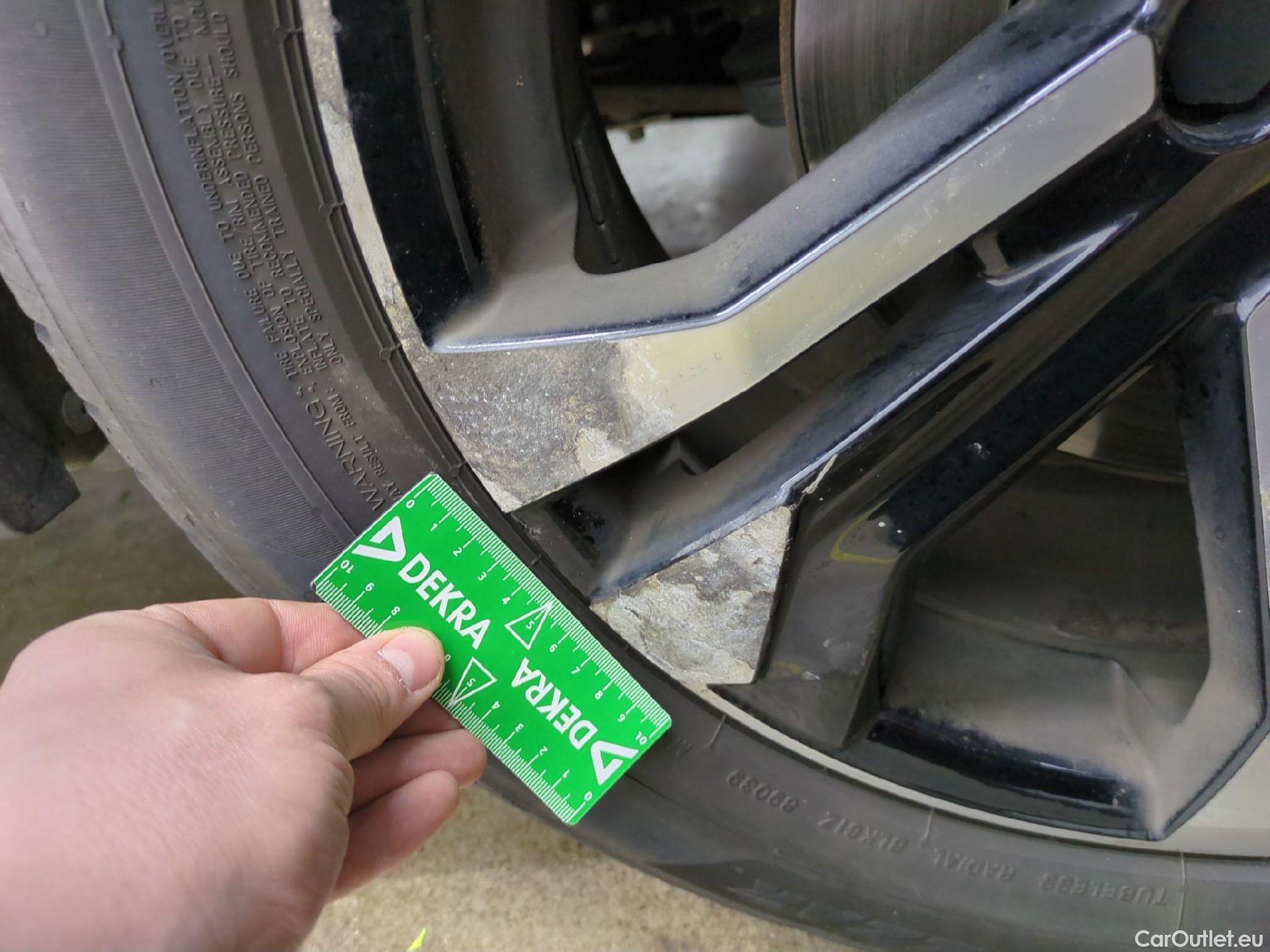  Peugeot  2008  Allure Business 1.2 PureTech 130CV BVA8 E6d #24