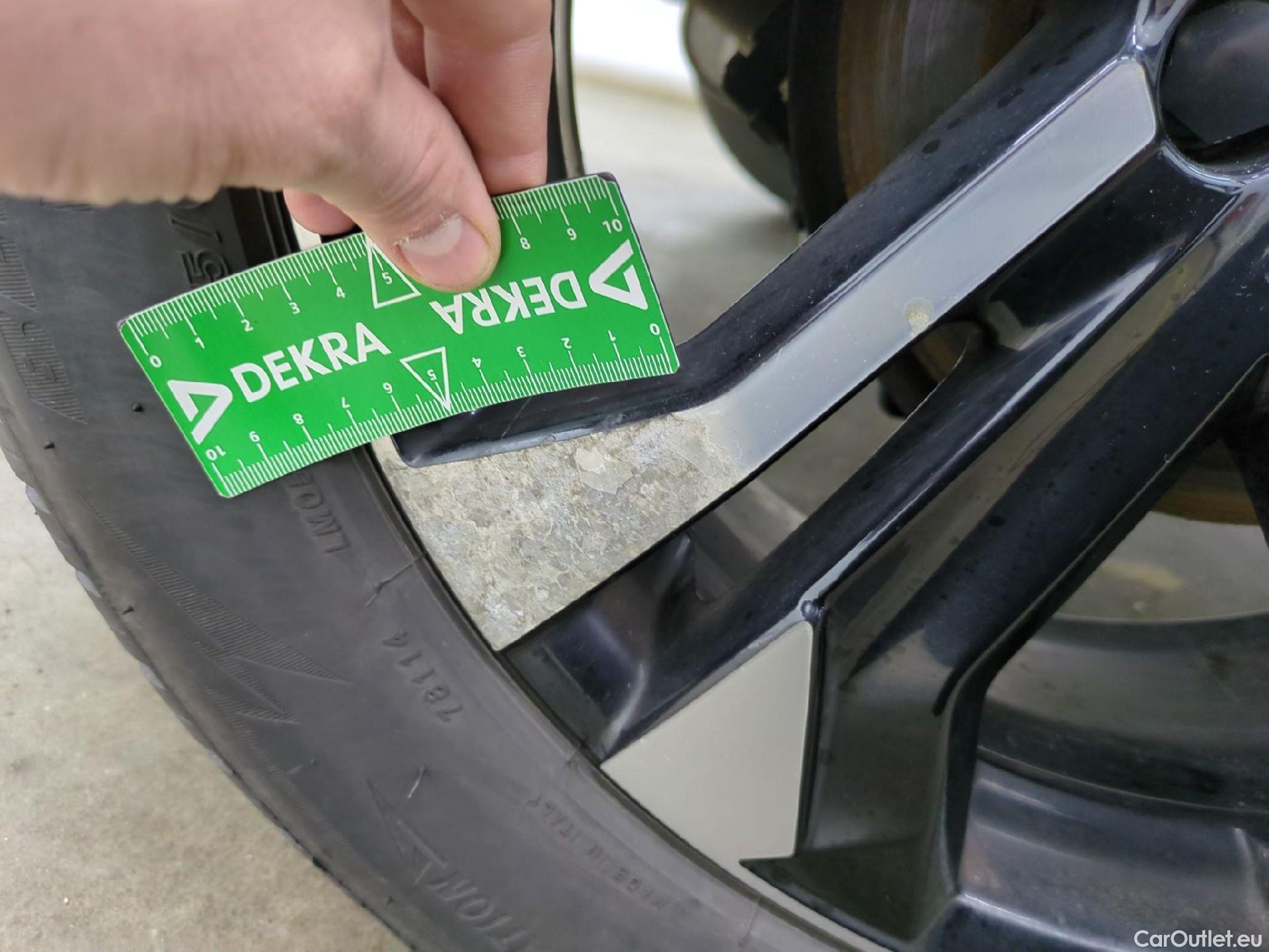  Peugeot  2008  Allure Business 1.2 PureTech 130CV BVA8 E6d #40