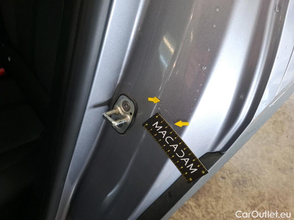  Peugeot  2008  Allure Pack 1.5 HDi 130CV BVA8 E6d #31