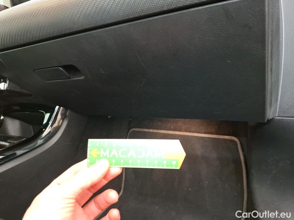  Mercedes  A-Klasse MERCEDES-BENZ Classe A Compact / 2018 / 5P / Berline A 180 d Business Line #12