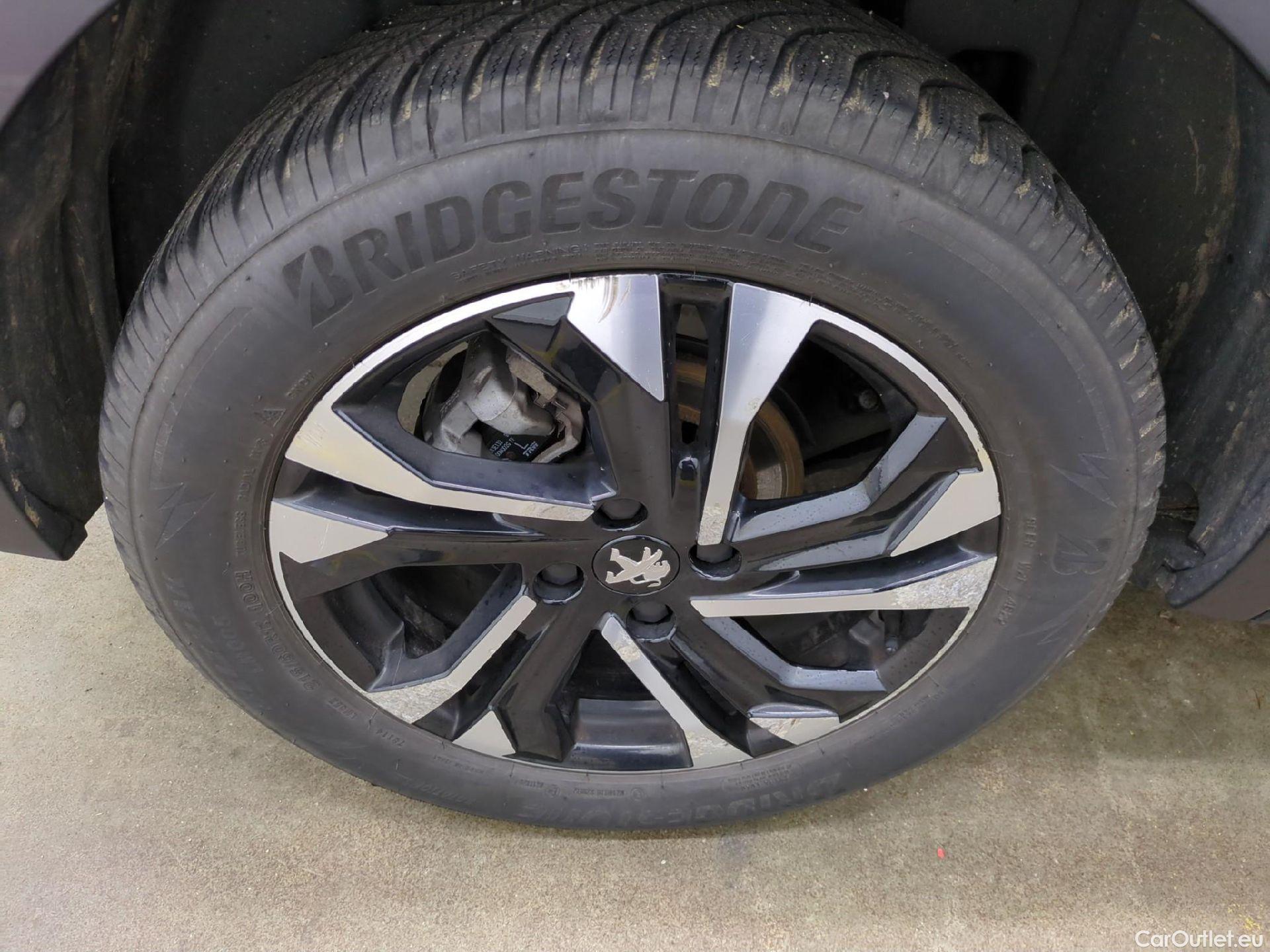  Peugeot  2008  Allure Business 1.2 PureTech 130CV BVA8 E6d #39