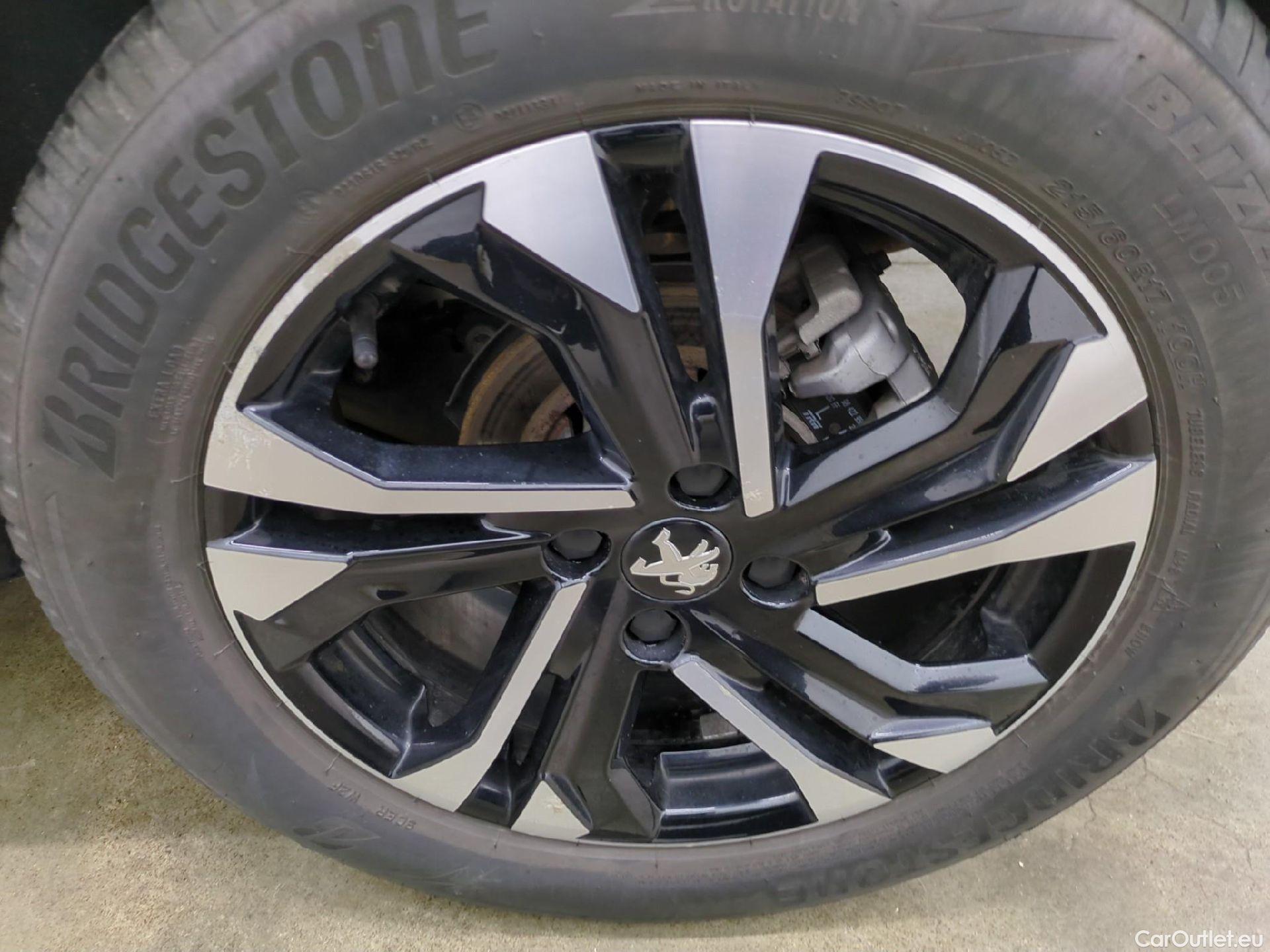  Peugeot  2008  Allure Business 1.2 PureTech 130CV BVA8 E6d #37