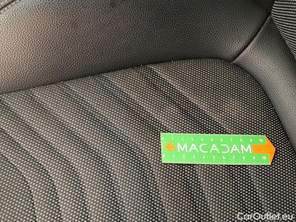  Mercedes  A-Klasse MERCEDES-BENZ Classe A Compact / 2018 / 5P / Berline A 180 d Business Line #25