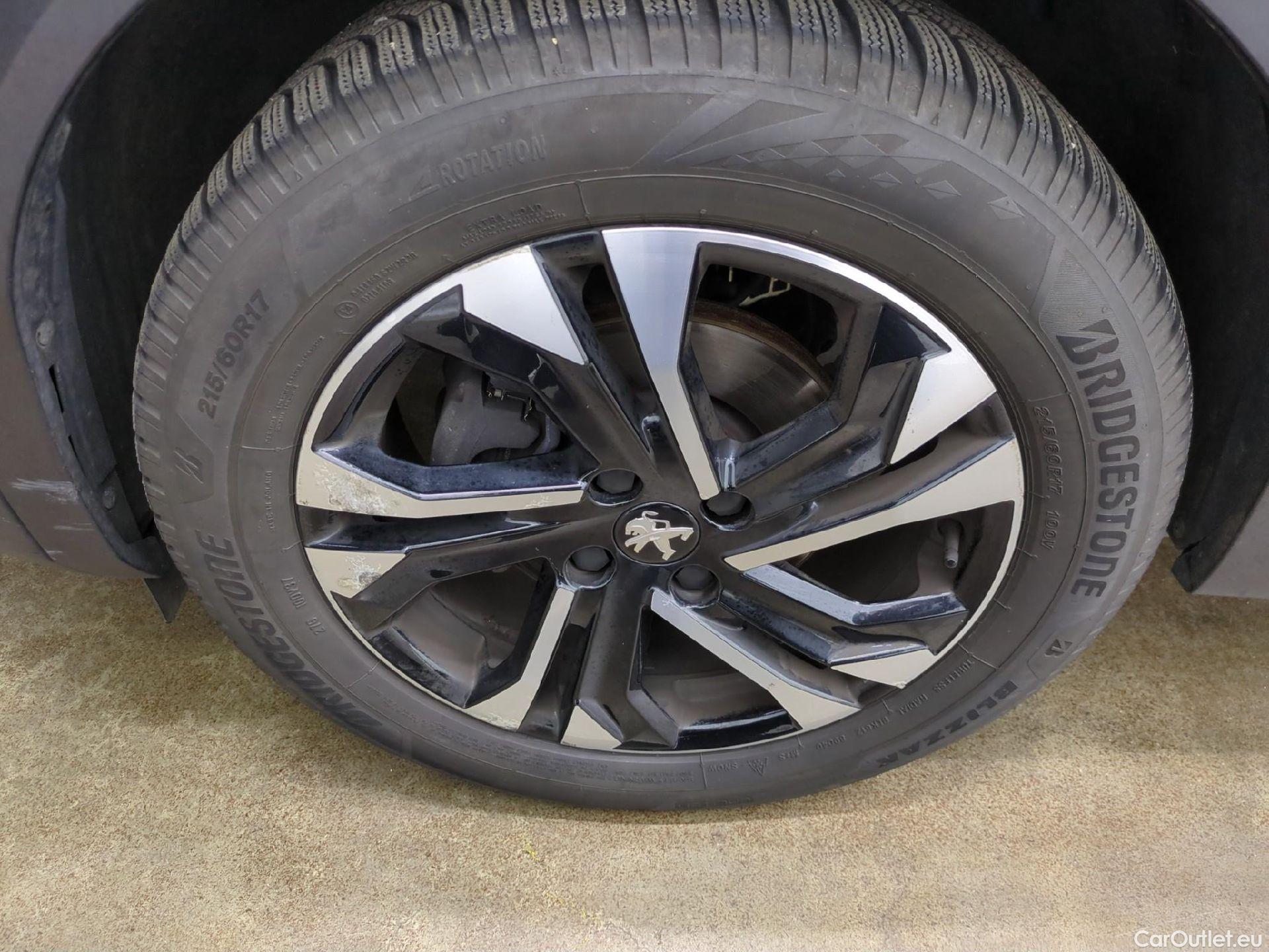  Peugeot  2008  Allure Business 1.2 PureTech 130CV BVA8 E6d #29