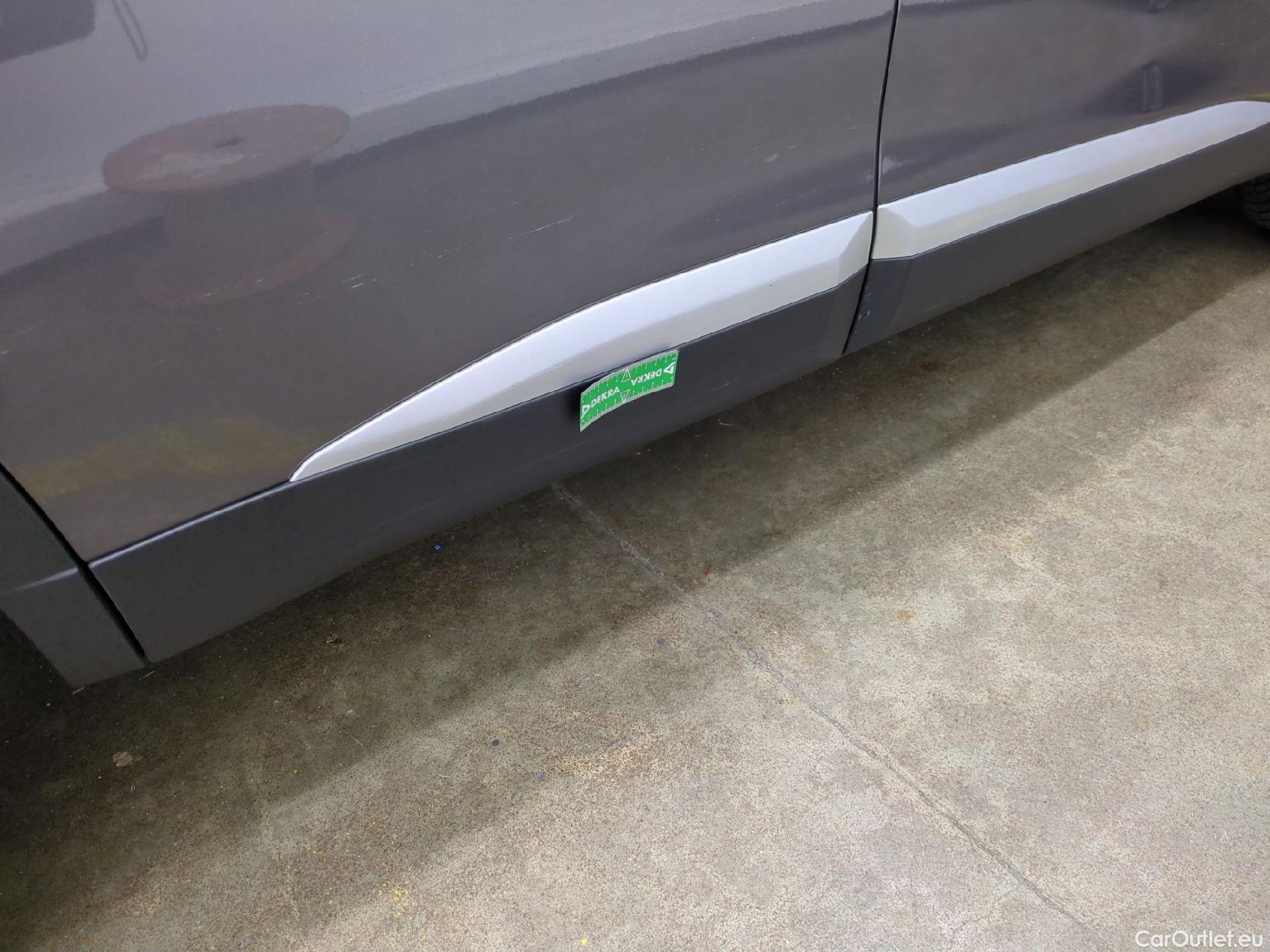  Peugeot  2008  Allure Business 1.2 PureTech 130CV BVA8 E6d #65