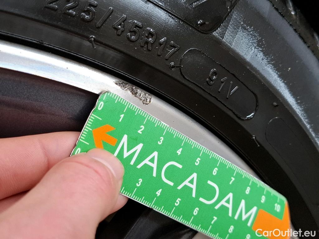  Bmw  Serie 1 BMW Série 1 / 2019 / 5P / Berline 1.5 116I Business Design #33