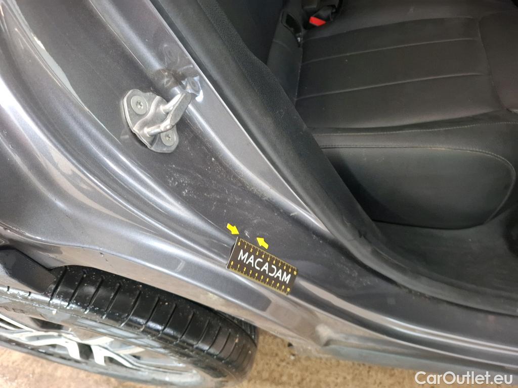  Mercedes  GLA MERCEDES-BENZ  / 2020 / 5P / SUV 2.0  200 D BUSINESS LINE DCT #29