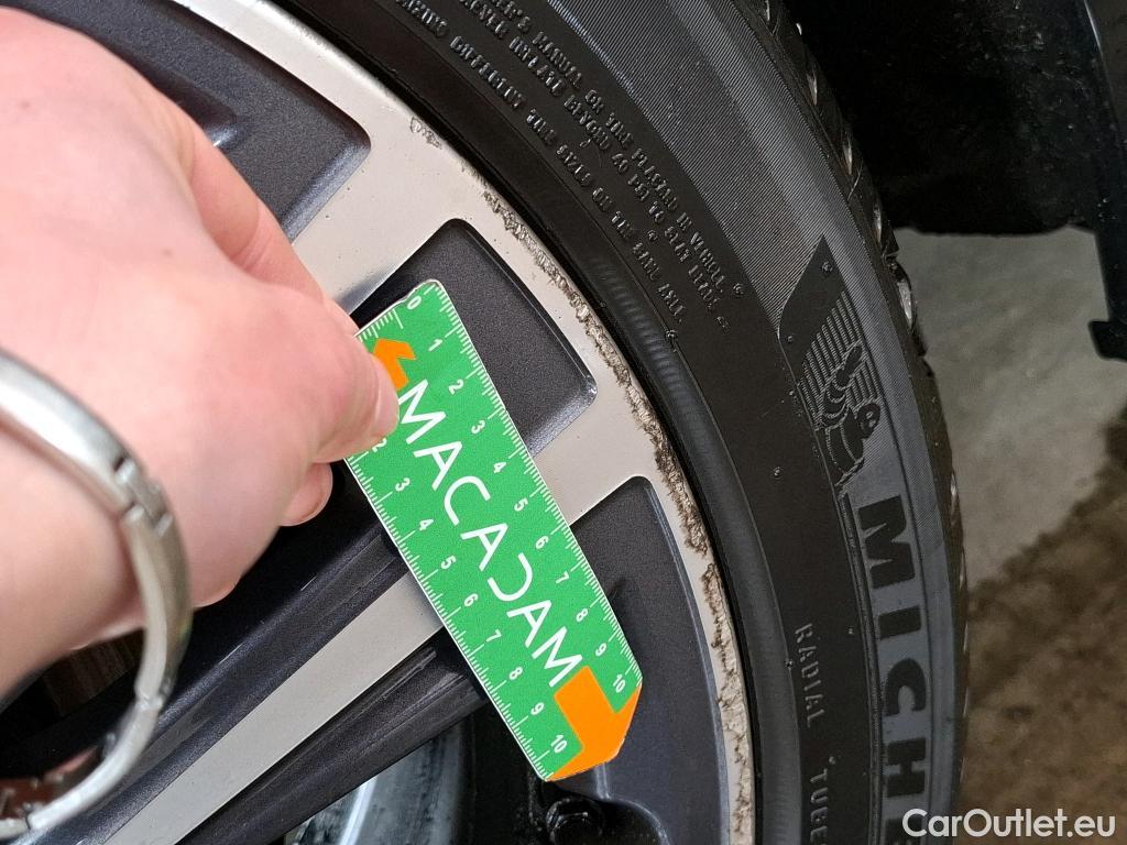  Bmw  Serie 1 BMW Série 1 / 2019 / 5P / Berline 1.5 116I Business Design #42