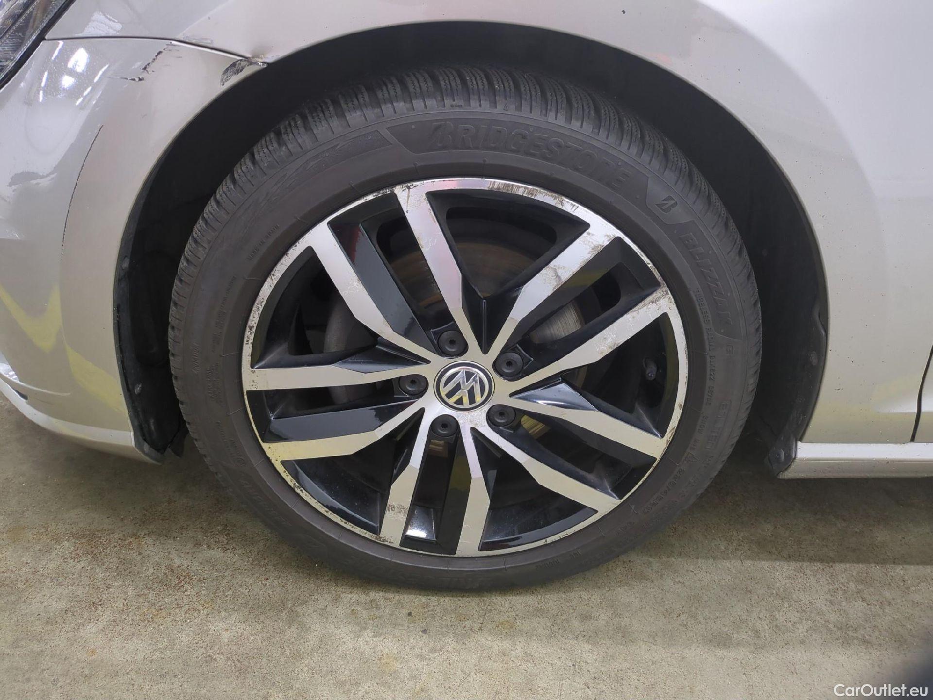  Volkswagen  Golf  VOLKSWAGEN 5p Berline 2.0 TDI 150 BVM6 Carat BMT #4