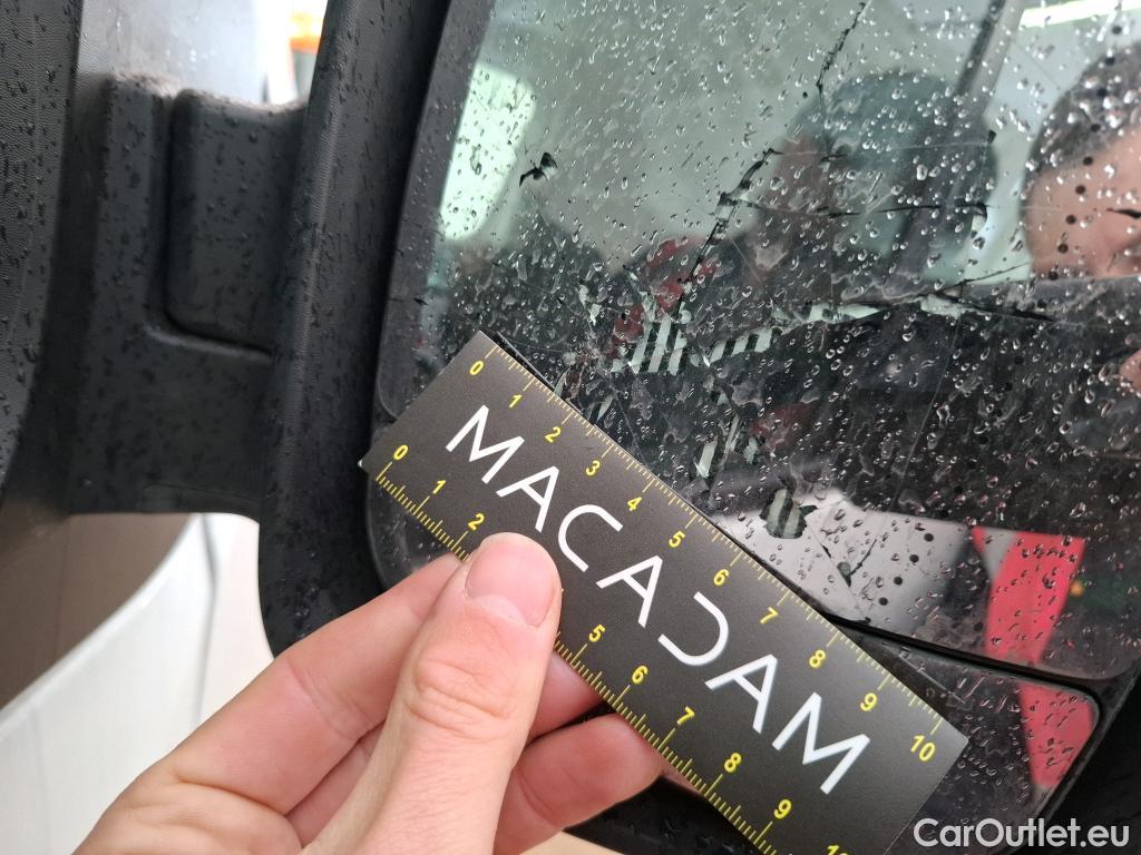  Renault  Trafic  Fourgon L2H1 3T Grand Confort 2.0 dCi 130CV BVM6 E6d #46