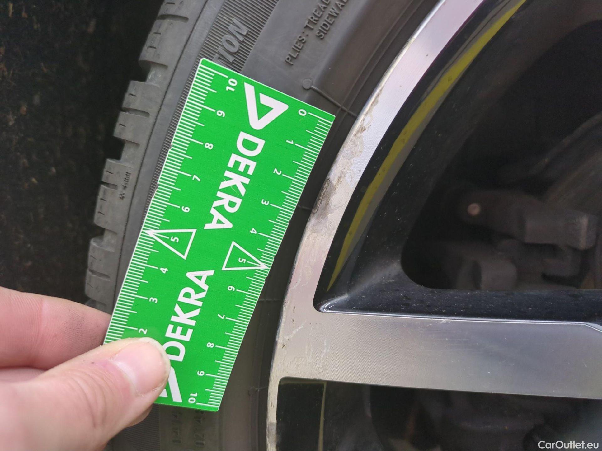  Volkswagen  Golf  VOLKSWAGEN 5p Berline 2.0 TDI 150 BVM6 Carat BMT #13