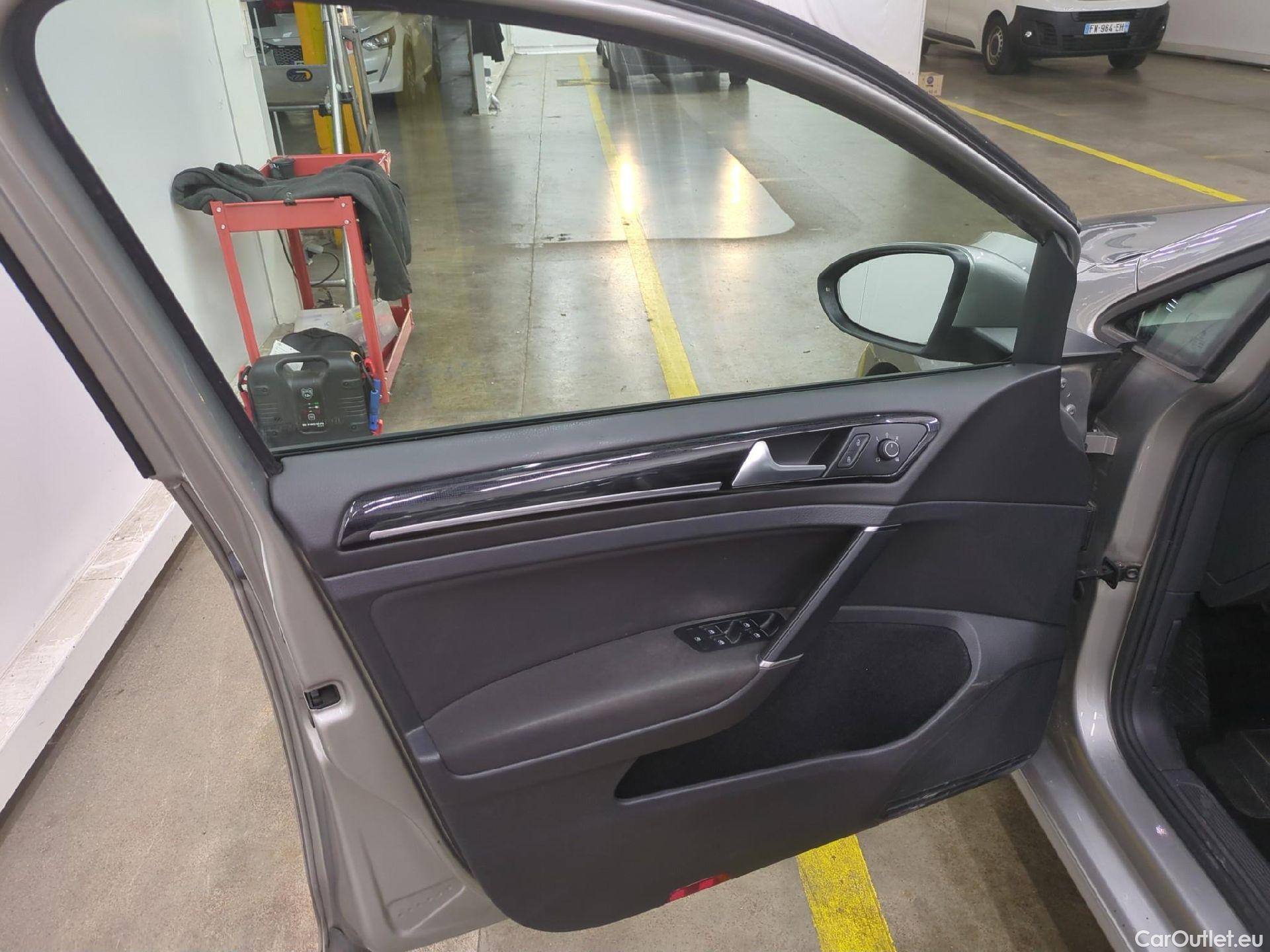  Volkswagen  Golf  VOLKSWAGEN 5p Berline 2.0 TDI 150 BVM6 Carat BMT #39