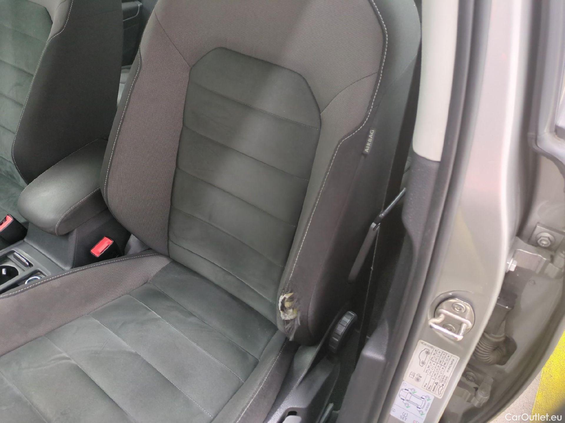  Volkswagen  Golf  VOLKSWAGEN 5p Berline 2.0 TDI 150 BVM6 Carat BMT #7