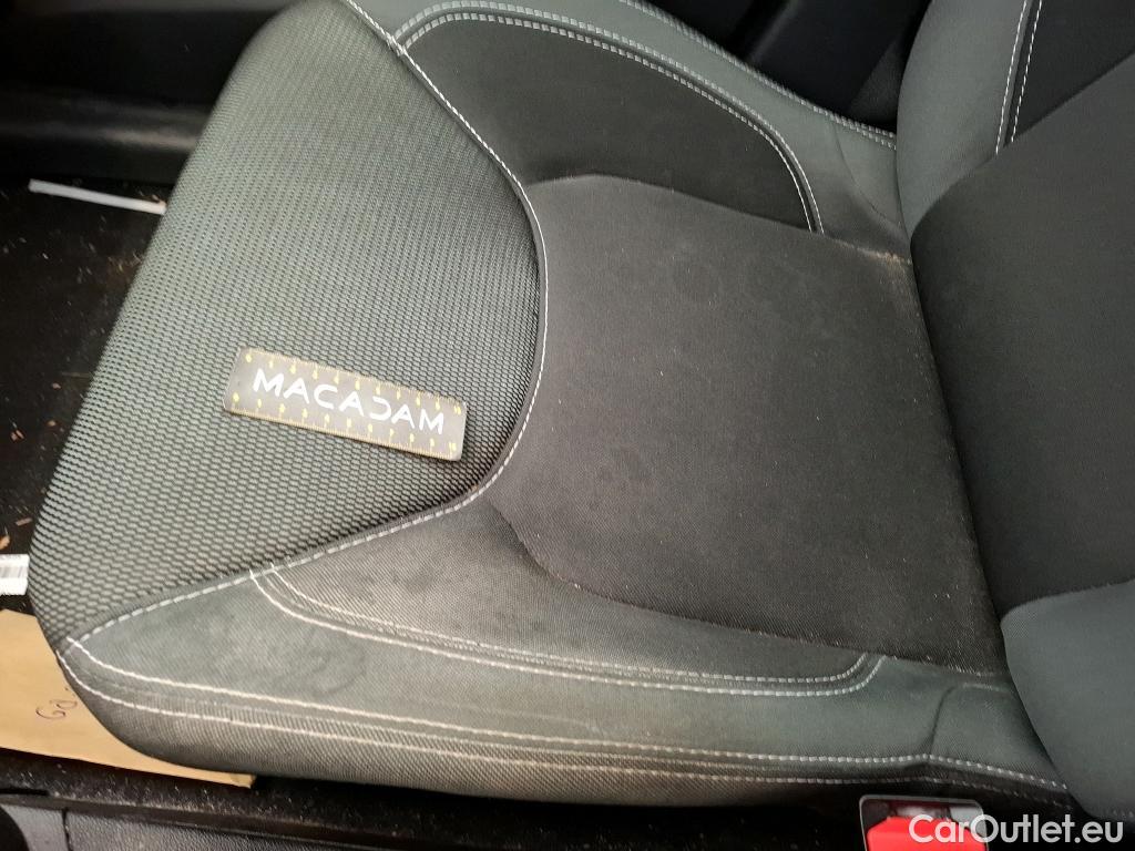  Renault  Clio  IV Air MediaNav 1.5 dCi 75CV BVM5 E6 #13