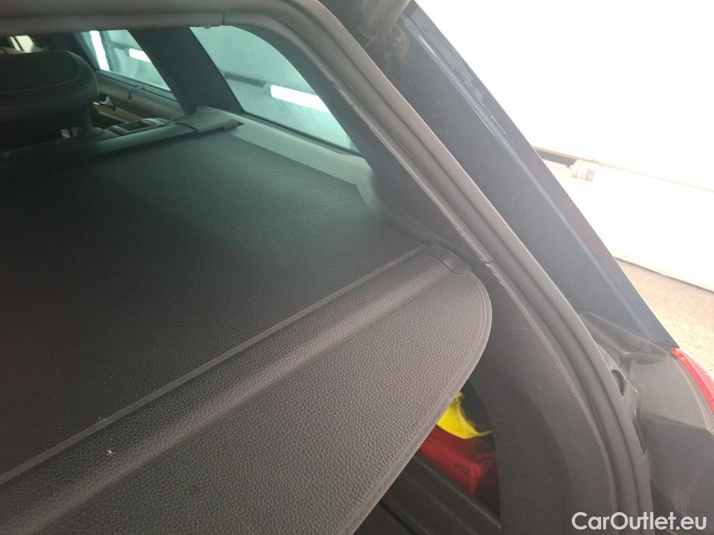  Volkswagen  Passat VOLKSWAGEN  SW / 2019 / 5P / Break 2.0 TDI 150 SCR DSG7 SW ELEGANCE #9