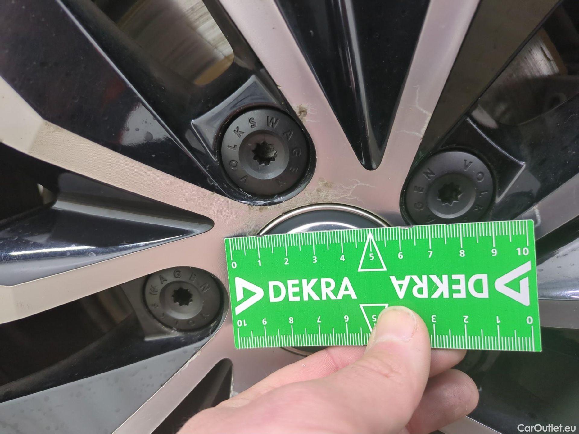  Volkswagen  Golf  VOLKSWAGEN 5p Berline 2.0 TDI 150 BVM6 Carat BMT #19