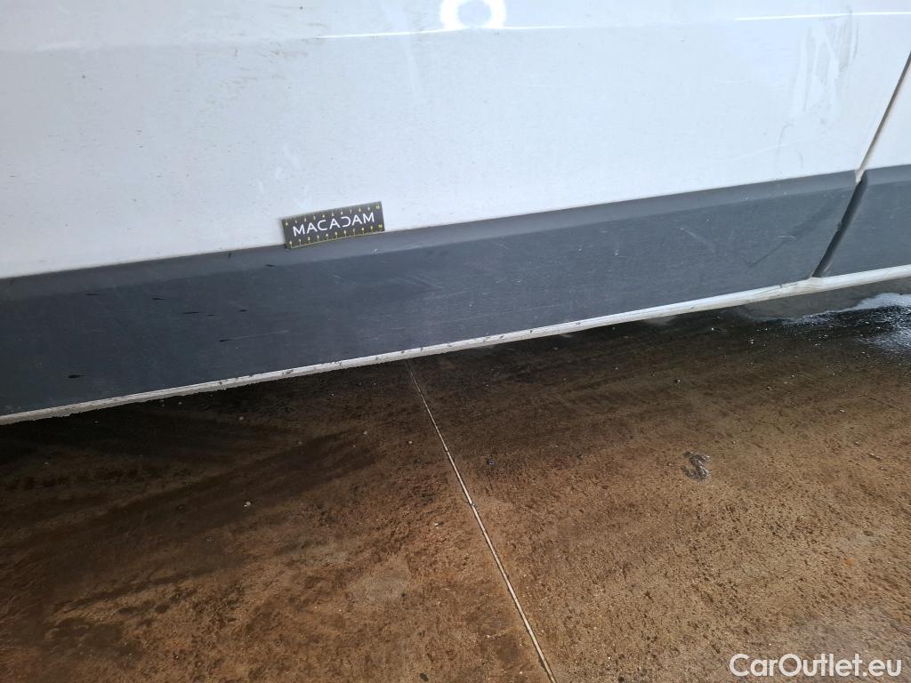  Renault  Trafic  Fourgon L2H1 3T Grand Confort 2.0 dCi 130CV BVM6 E6d #30