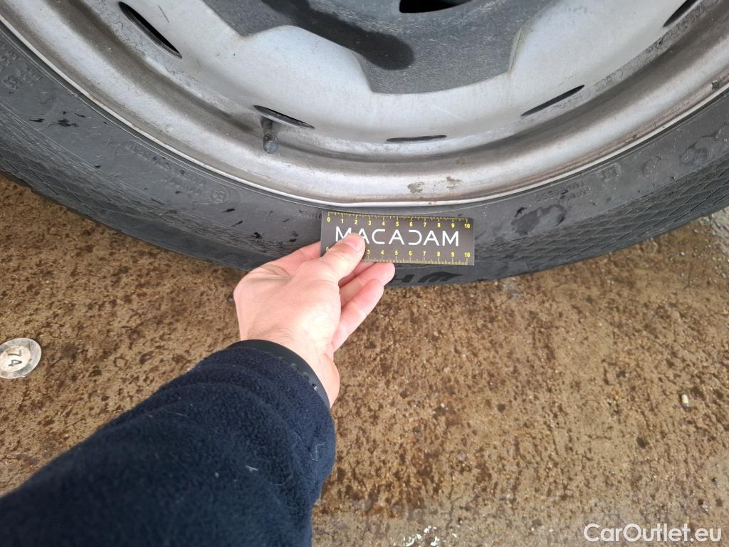  Renault  Trafic  Fourgon L2H1 3T Grand Confort 2.0 dCi 130CV BVM6 E6d #41