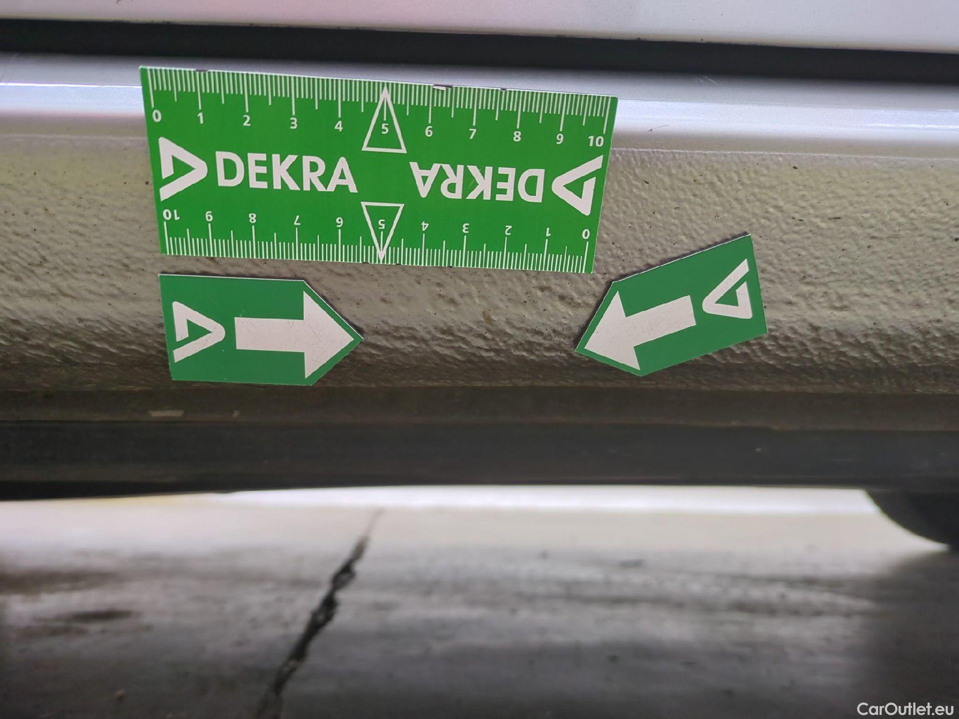  Volkswagen  Golf  VOLKSWAGEN 5p Berline 2.0 TDI 150 BVM6 Carat BMT #36