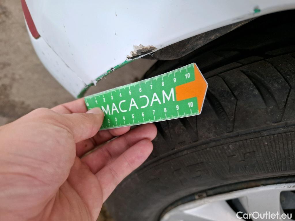  Renault  Clio  IV Air MediaNav 1.5 dCi 75CV BVM5 E6 #22