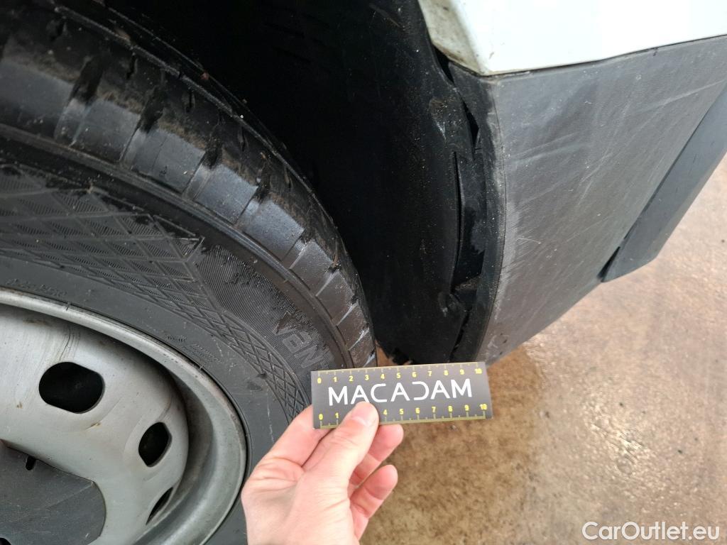  Renault  Trafic  Fourgon L2H1 3T Grand Confort 2.0 dCi 130CV BVM6 E6d #26