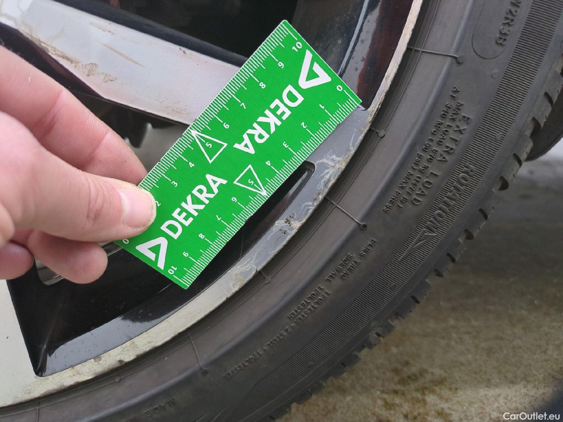  Volkswagen  Golf  VOLKSWAGEN 5p Berline 2.0 TDI 150 BVM6 Carat BMT #17