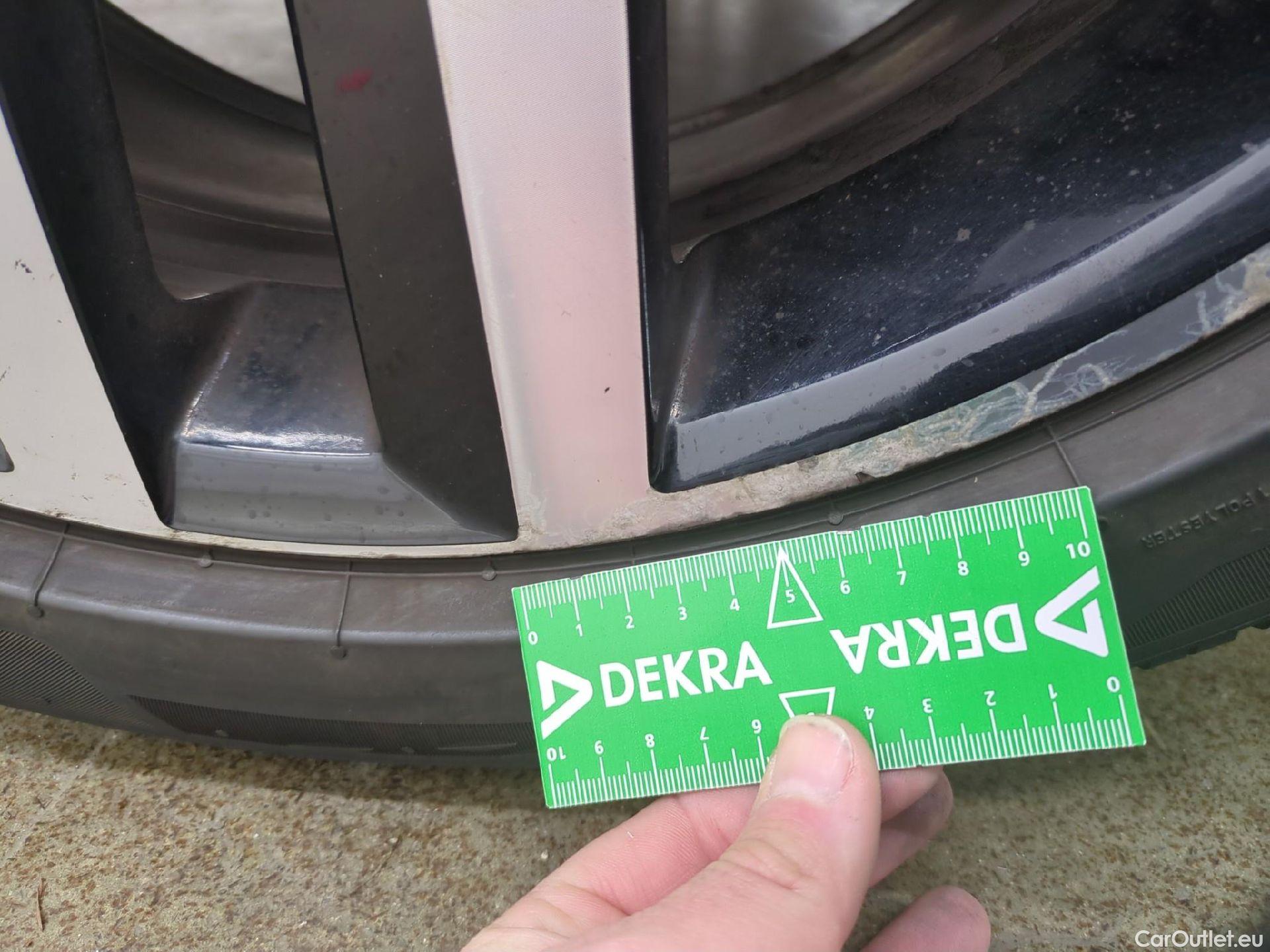  Volkswagen  Golf  VOLKSWAGEN 5p Berline 2.0 TDI 150 BVM6 Carat BMT #18