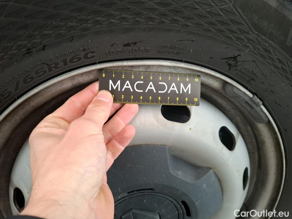  Renault  Trafic  Fourgon L2H1 3T Grand Confort 2.0 dCi 130CV BVM6 E6d #44