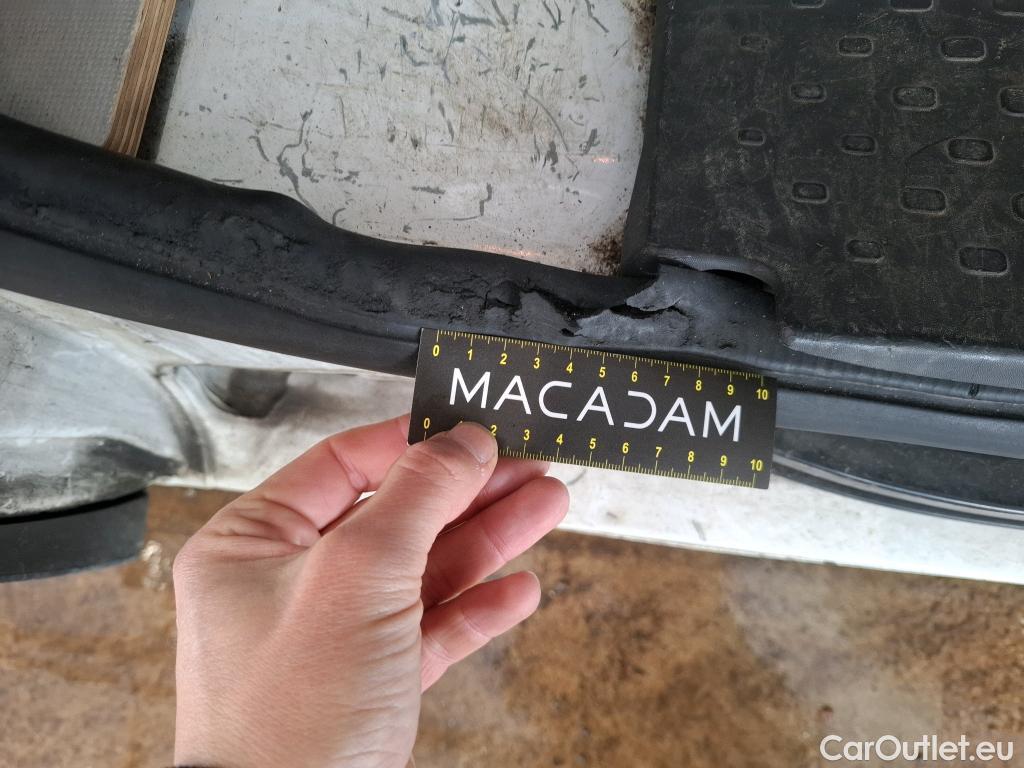  Renault  Trafic  Fourgon L2H1 3T Grand Confort 2.0 dCi 130CV BVM6 E6d #36