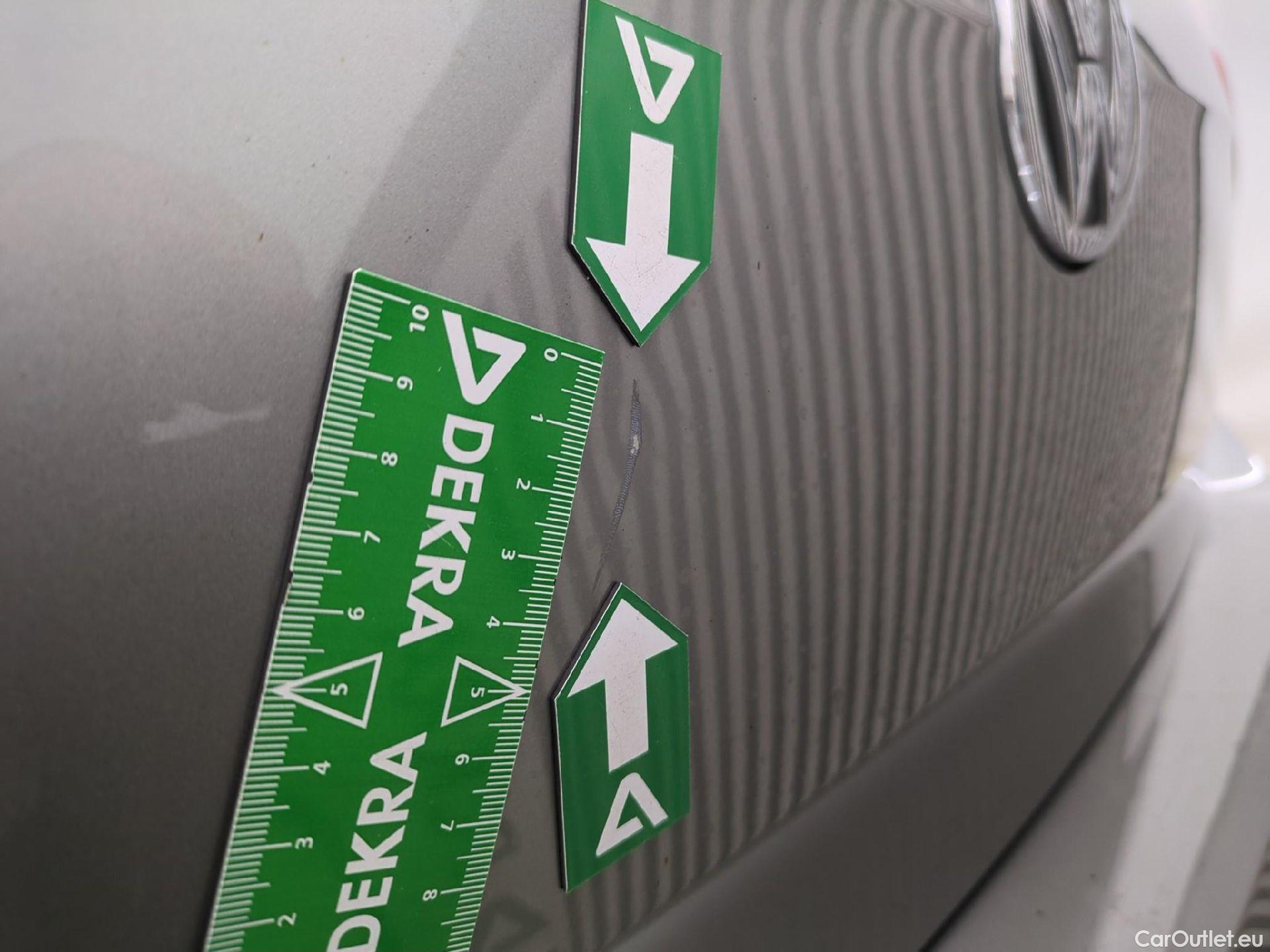  Volkswagen  Golf  VOLKSWAGEN 5p Berline 2.0 TDI 150 BVM6 Carat BMT #44