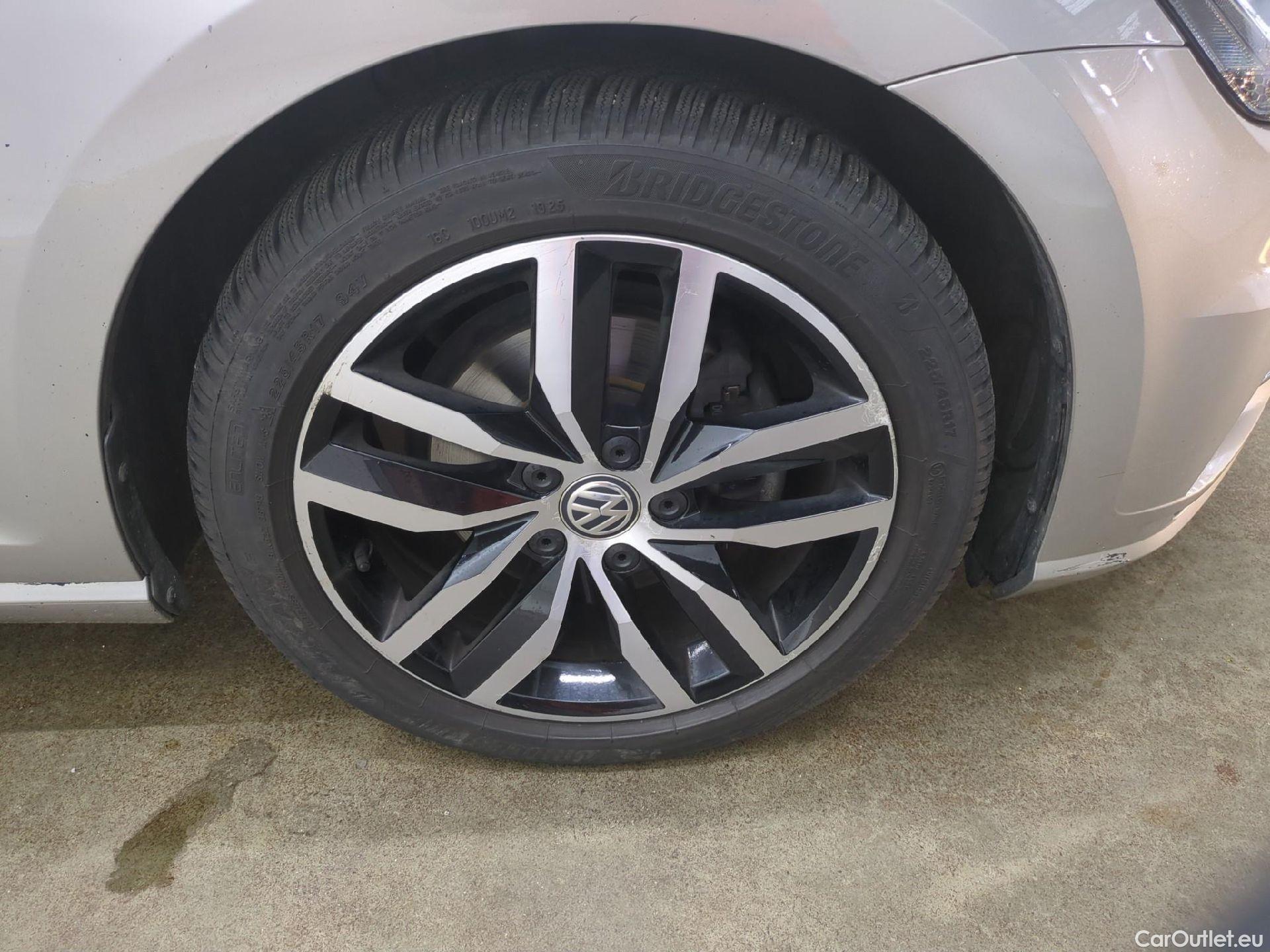  Volkswagen  Golf  VOLKSWAGEN 5p Berline 2.0 TDI 150 BVM6 Carat BMT #23