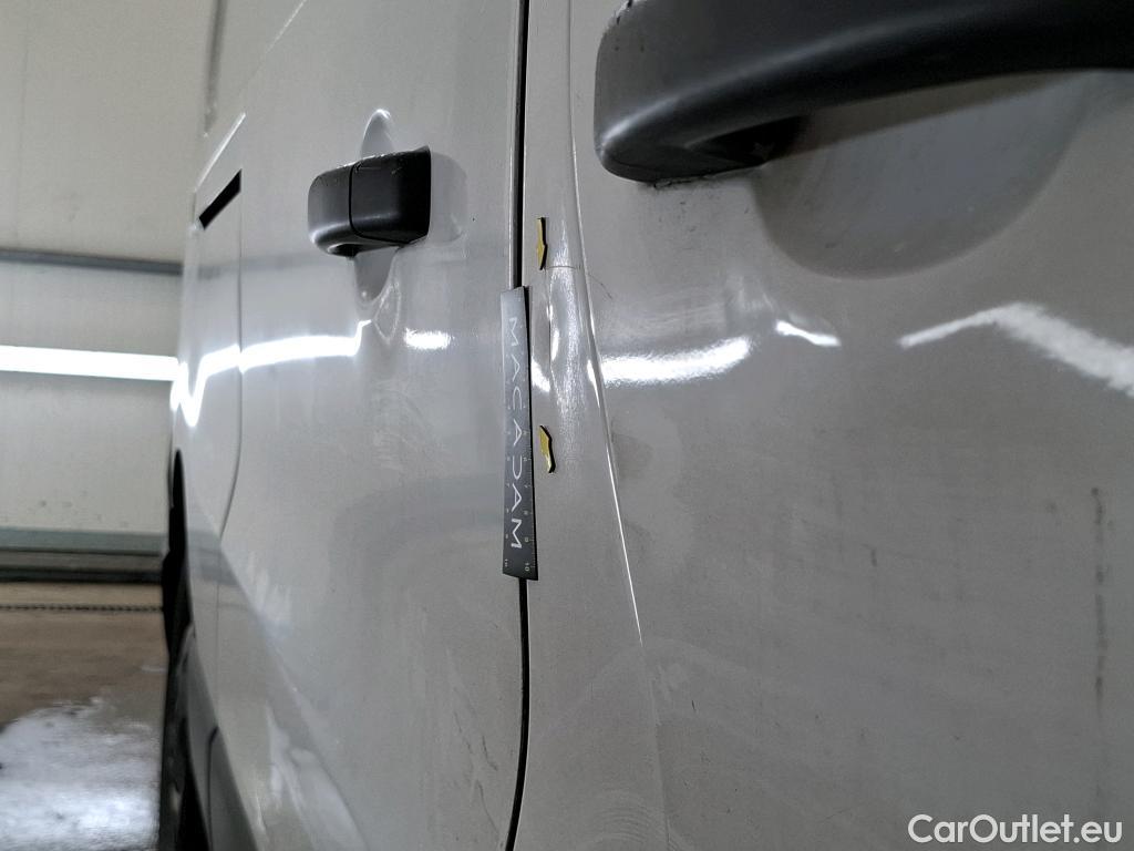  Renault  Trafic  Fourgon L2H1 3T Grand Confort 2.0 dCi 130CV BVM6 E6d #48