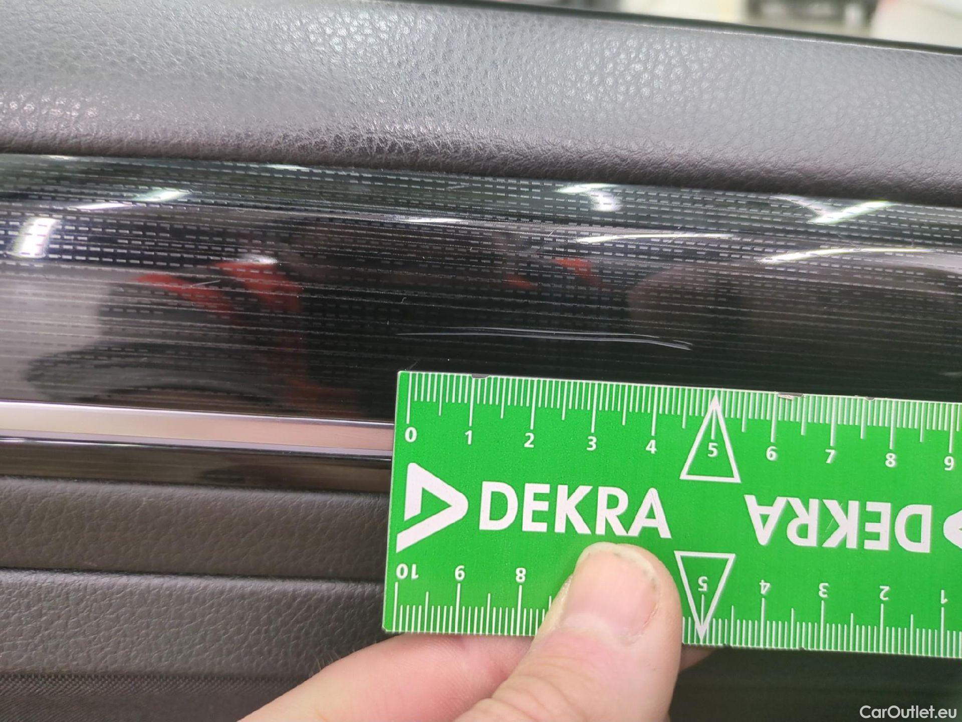  Volkswagen  Golf  VOLKSWAGEN 5p Berline 2.0 TDI 150 BVM6 Carat BMT #38