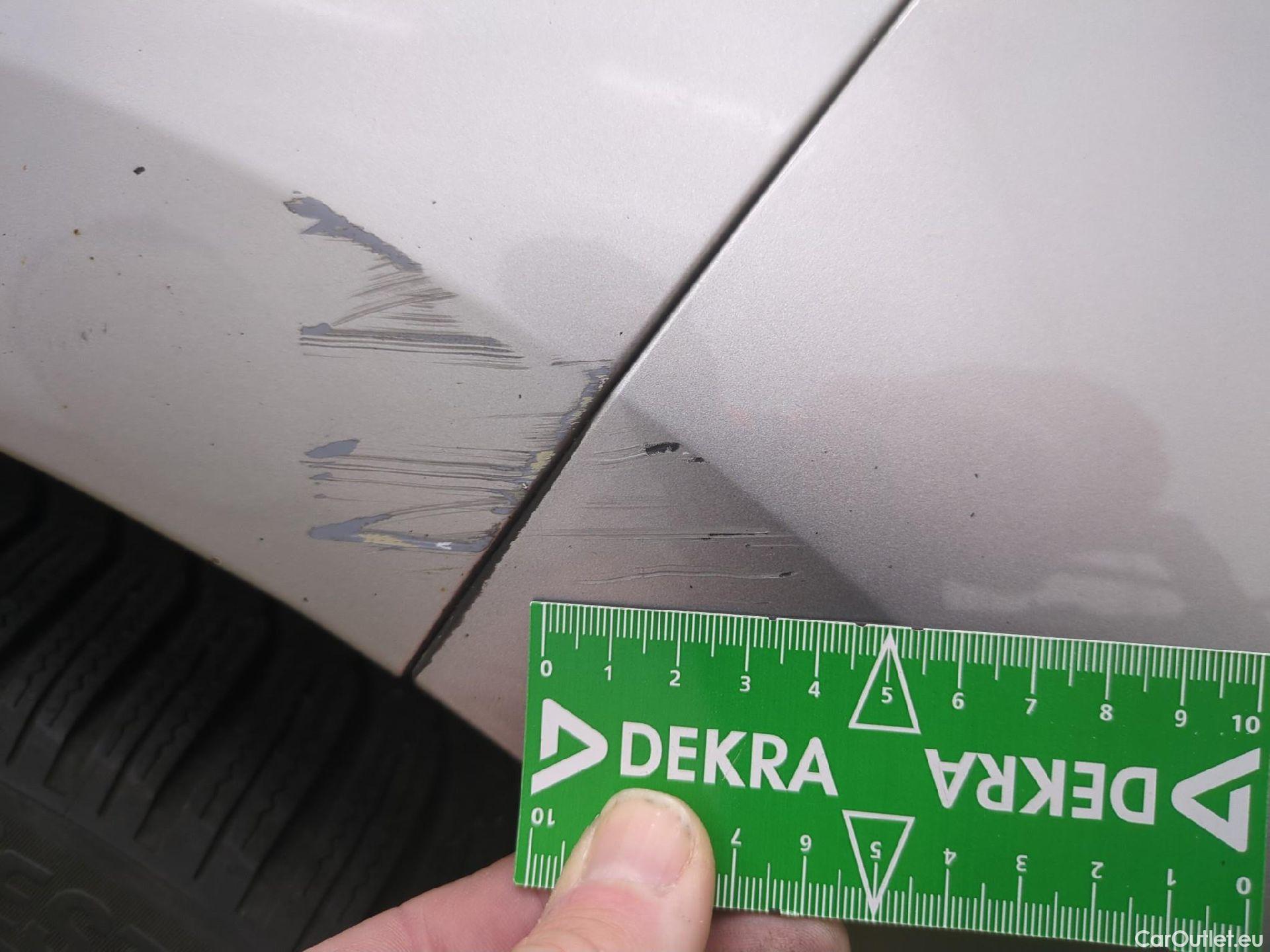  Volkswagen  Golf  VOLKSWAGEN 5p Berline 2.0 TDI 150 BVM6 Carat BMT #42