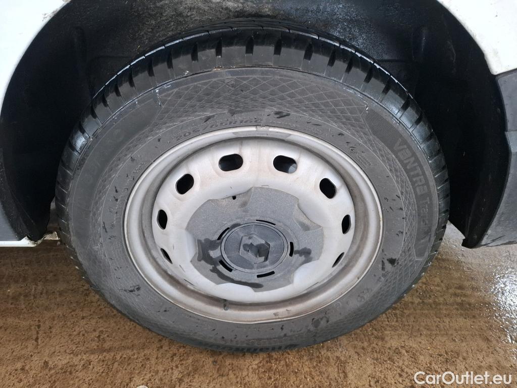  Renault  Trafic  Fourgon L2H1 3T Grand Confort 2.0 dCi 130CV BVM6 E6d #40