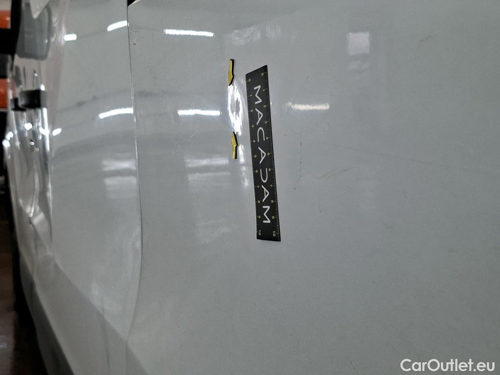  Renault  Trafic  Fourgon L2H1 3T Grand Confort 2.0 dCi 130CV BVM6 E6d #64