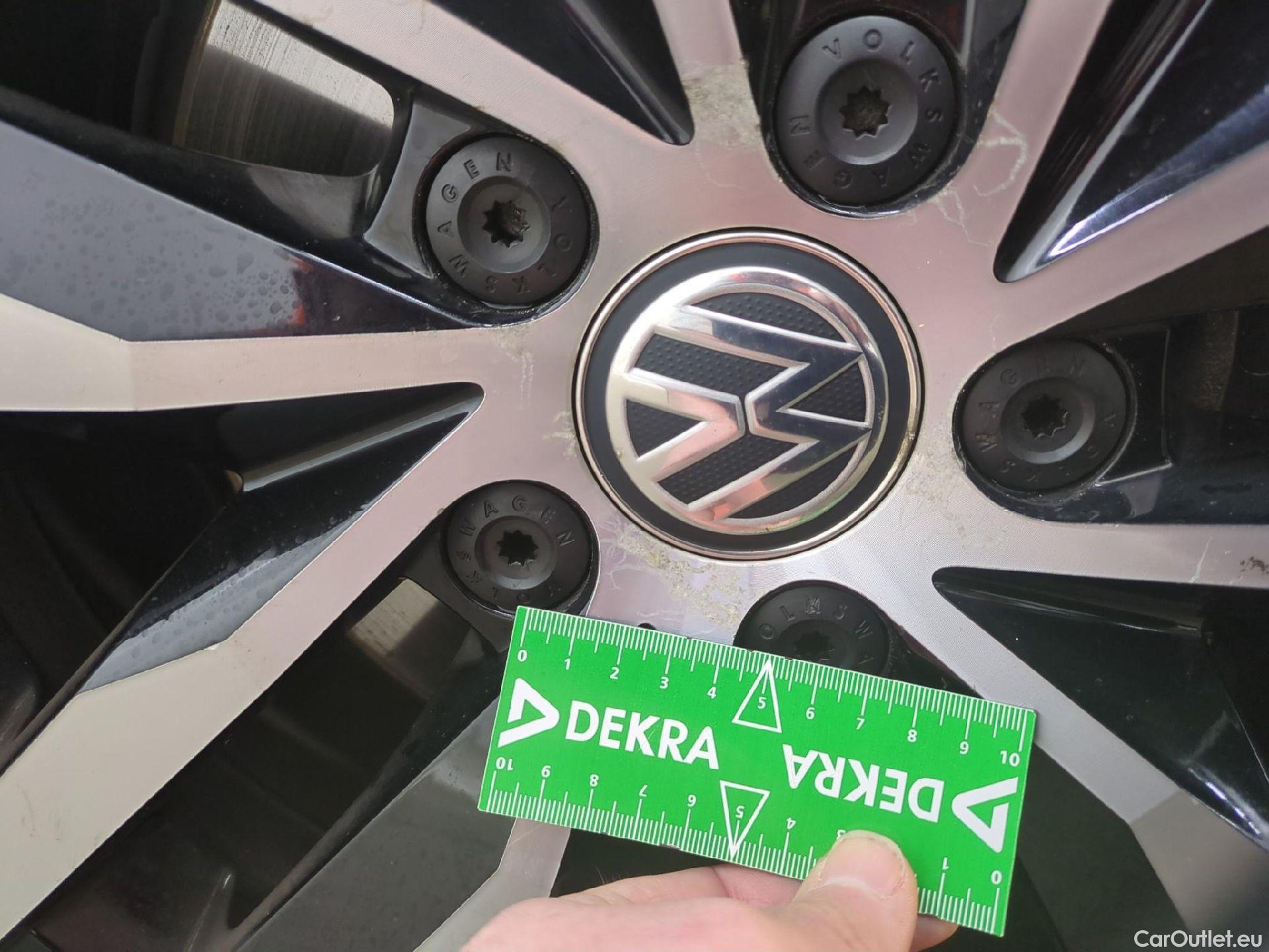  Volkswagen  Golf  VOLKSWAGEN 5p Berline 2.0 TDI 150 BVM6 Carat BMT #25