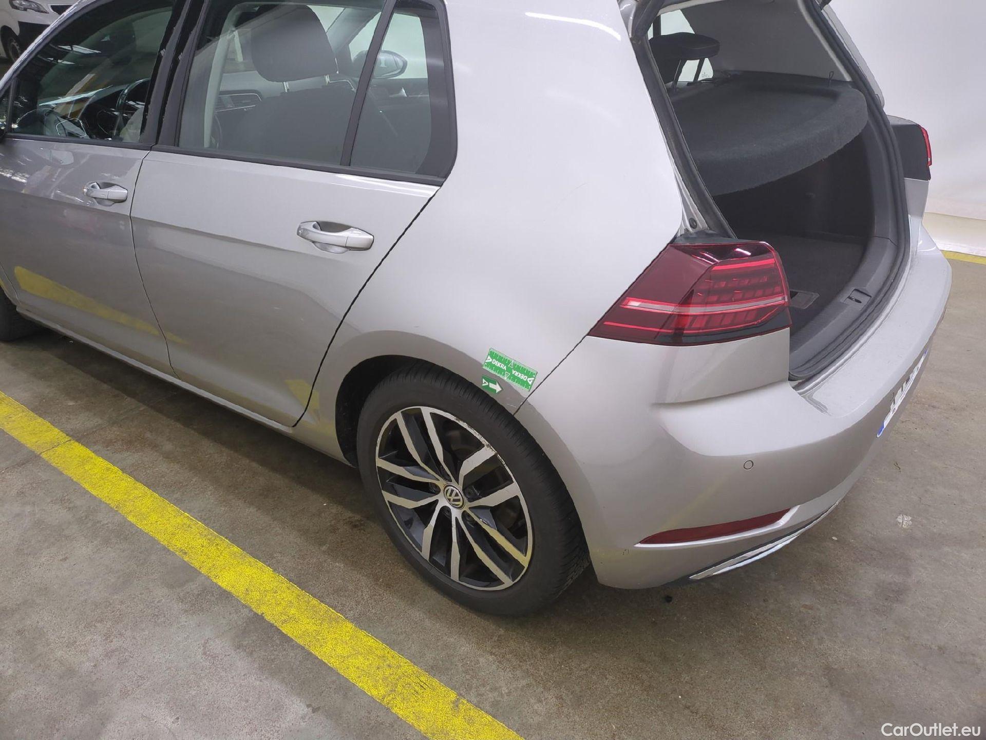  Volkswagen  Golf  VOLKSWAGEN 5p Berline 2.0 TDI 150 BVM6 Carat BMT #41