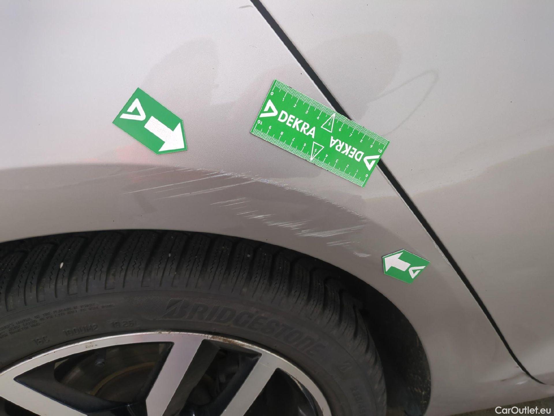  Volkswagen  Golf  VOLKSWAGEN 5p Berline 2.0 TDI 150 BVM6 Carat BMT #50