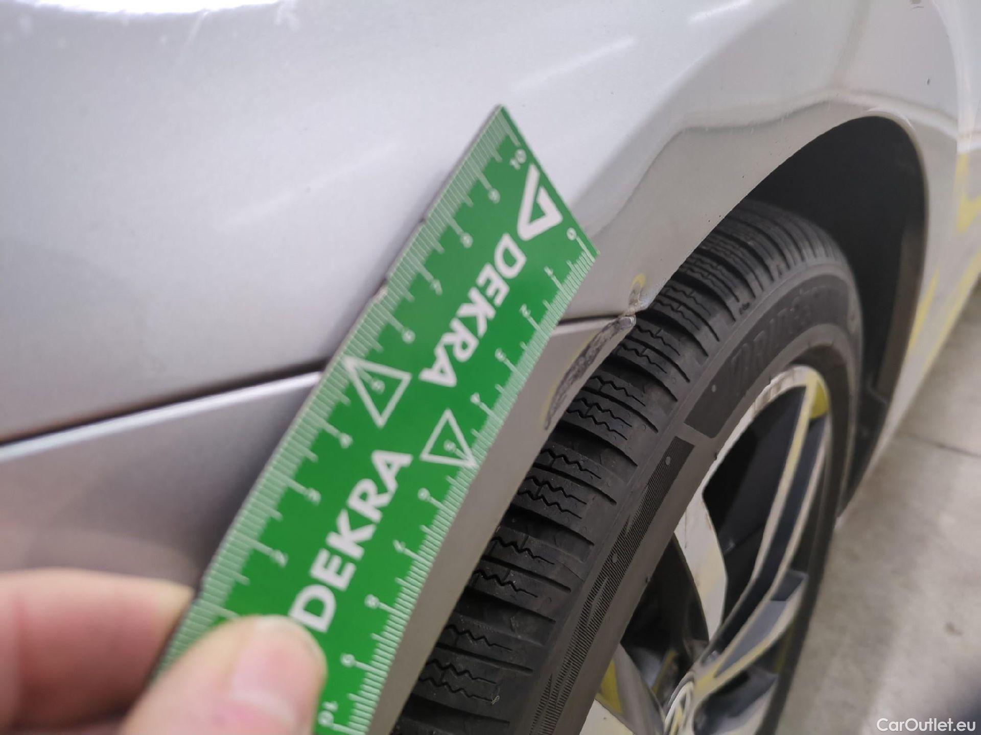  Volkswagen  Golf  VOLKSWAGEN 5p Berline 2.0 TDI 150 BVM6 Carat BMT #30