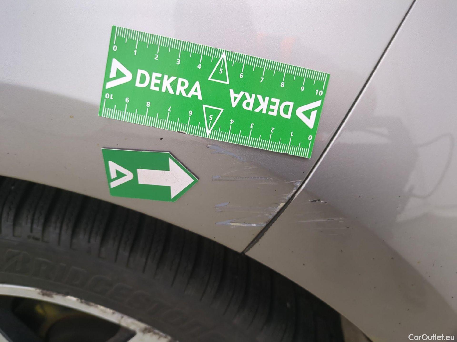  Volkswagen  Golf  VOLKSWAGEN 5p Berline 2.0 TDI 150 BVM6 Carat BMT #40