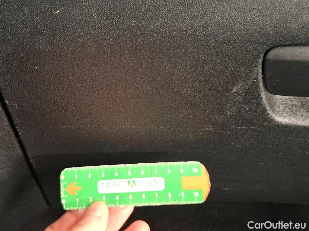  Peugeot  208  Affaire Premium 1.6 HDi 75CV BVM5 E6 #60