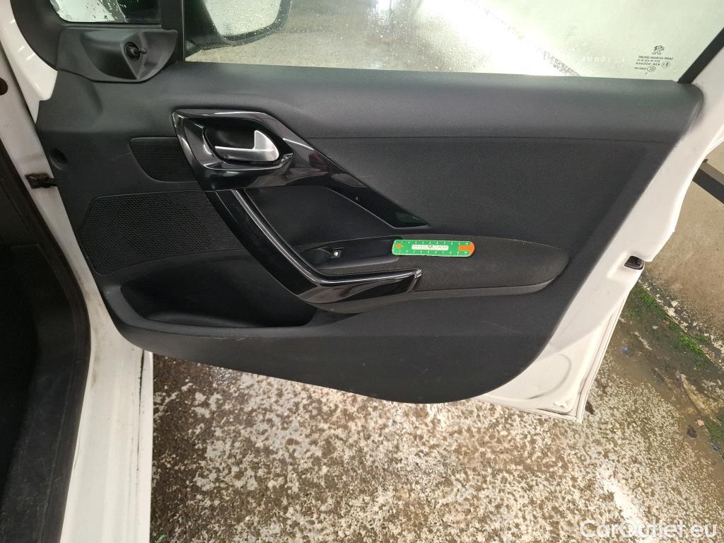  Peugeot  208  Affaire Premium 1.6 HDi 75CV BVM5 E6 #61