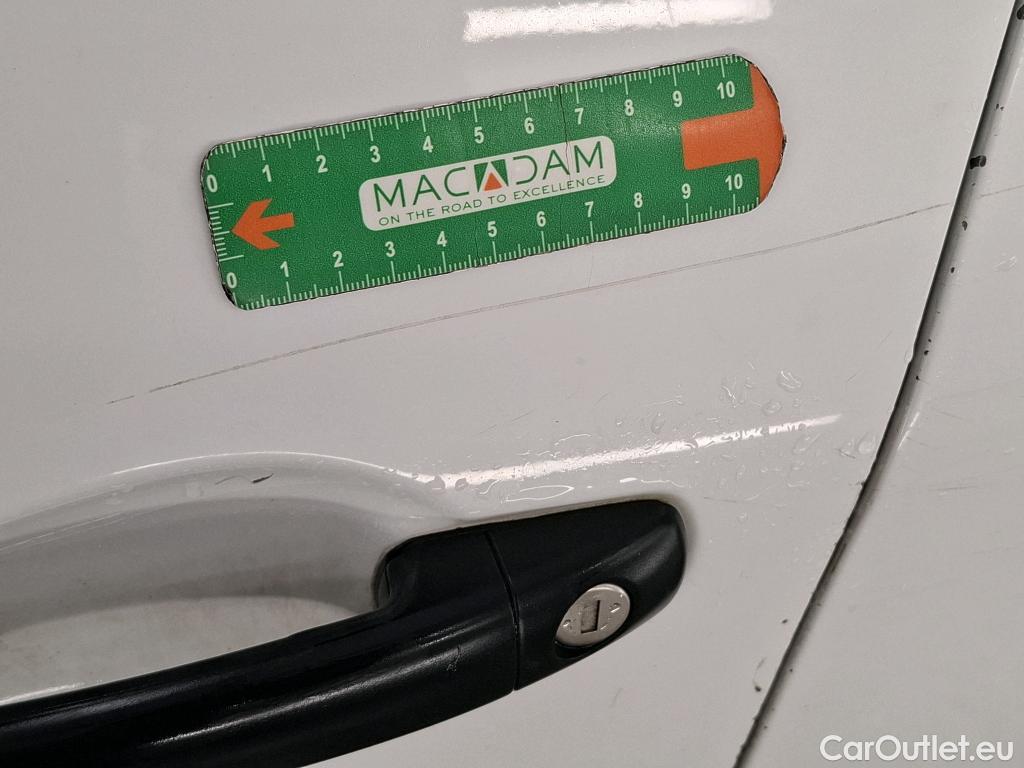  Peugeot  208  Affaire Premium 1.6 HDi 75CV BVM5 E6 #32